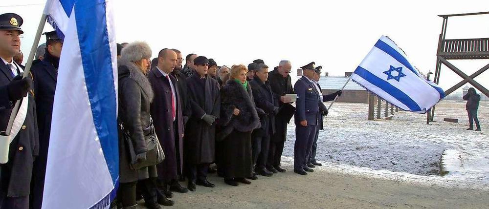 Mitglieder der israelischen Knesset und Überlebende des Holocausts besuchten am Montag das ehemalige deutsche KZ im polnischen Auschwitz.