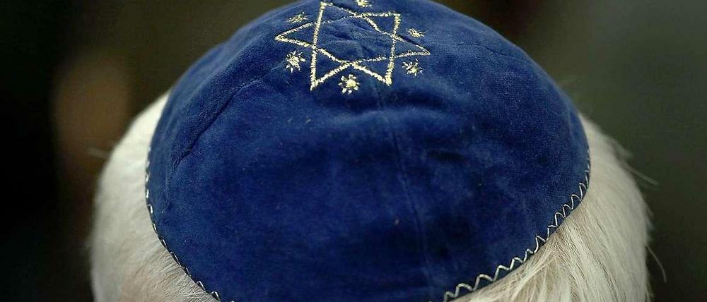 Laut einer Umfrage der Europäischen Grundrechte-Agentur ist Antisemitismus in Europa nach wie vor ein großes Problem.