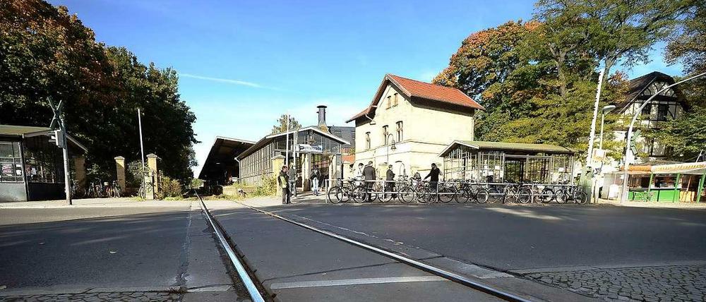 Ein Idyll. Noch. Hier, am S-Bahnhof Lichtenrade, soll einmal der ICE entlang rasen.
