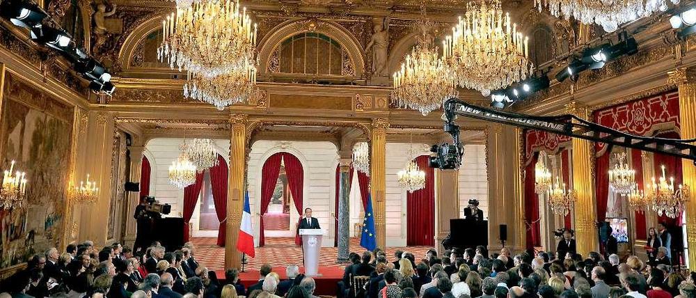 Am 16. Mai gab Frankreichs Präsident Hollande im Elysée-Palast die zweite Pressekonferenz seiner bisherigen Amtszeit. Er hat viel zu tun, ist doch die öffentliche Verwaltung noch immer durch die Staatsmänner des 17. Jahrhunderts geprägt