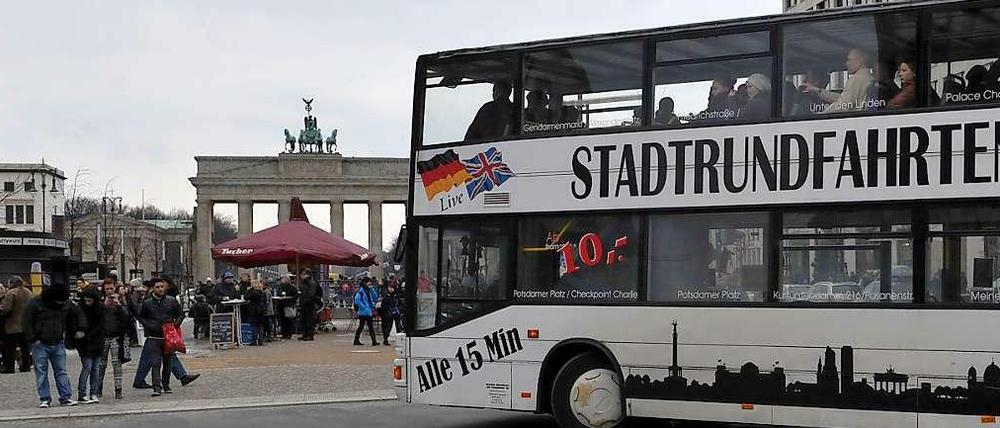 Berliner Gäste sollen zur Kasse gebeten werden, nicht nur bei der Stadtrundfahrt: Ab Juli soll es in Berlin eine Bettensteuer geben.