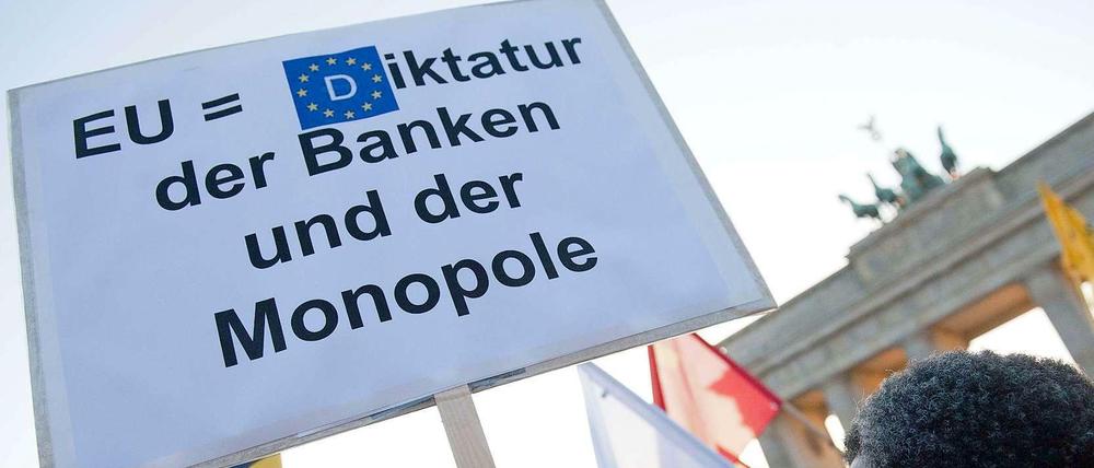 Die Euroskepsis in Deutschland wächst - und könnte zu einem Problem für Merkel werden.