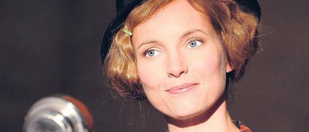 Showtime. Die Entwicklung der kecken Bürgerstochter Isa Vermehren (Nadja Uhl) zur Nonne während der Nazizeit ist das Thema im Spielfilm „Ein weites Herz“. Foto: dpa