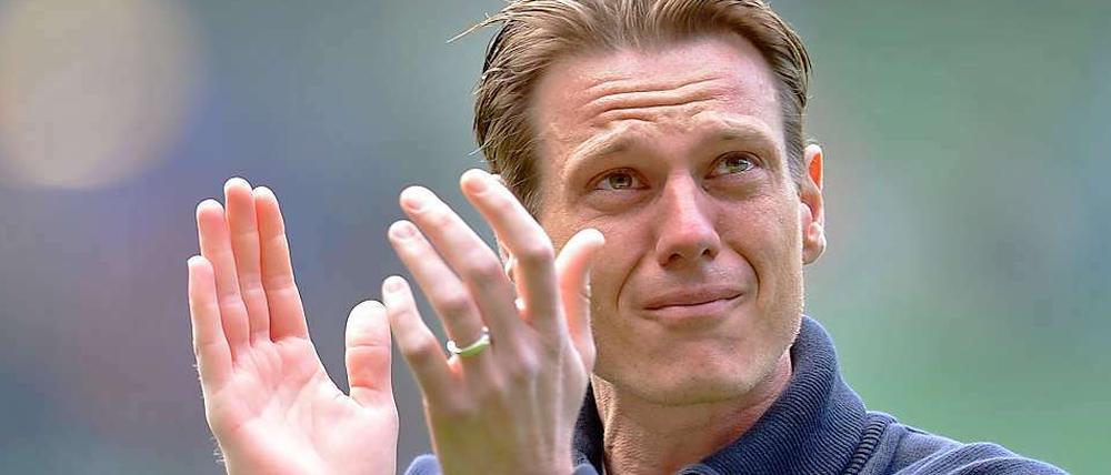 Abschied unter Tränen: Der frühere Fußball-Nationalspieler Tim Borowski hat im Alter von 32 Jahren seine Profi-Karriere beendet. Anhaltende Probleme am rechten Sprunggelenk haben den Mittelfeldspieler zu diesem Schritt gezwungen.