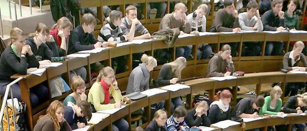 Die Akademien den Akademiker-Kindern: In Deutschland haben Kinder aus sozial benachteiligten Schichten geringe Aufstiegschancen.