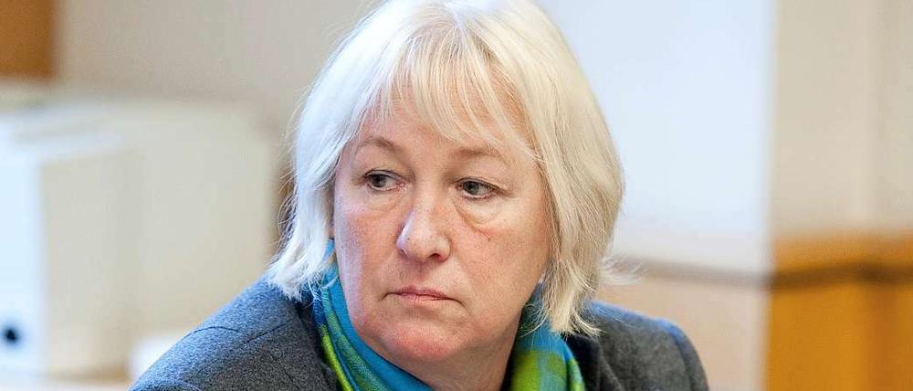 Heidi Kosche schaut zerknirscht. Bei der Wahl zum Fraktionsvorsitz war sie letztlich chancenlos.