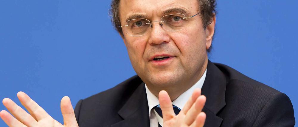 Innenminister Hans-Peter Friedrich warnt vor braunem Terrorismus in Deutschland.