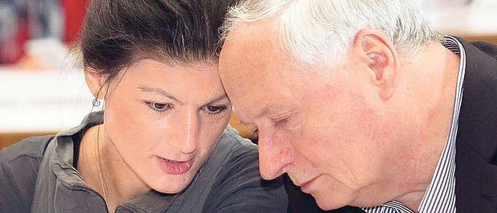 Politisch und privat eng verbunden. Sahra Wagenknecht und Oskar Lafontaine am Samstag auf dem Parteitag der Saar-Linken in Saarbrücken.
