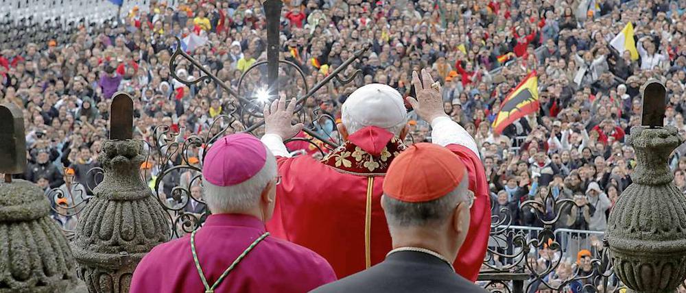 Papst Benedikt XVI. bei seinem Besuch in Santiago de Compostela im November 2010.