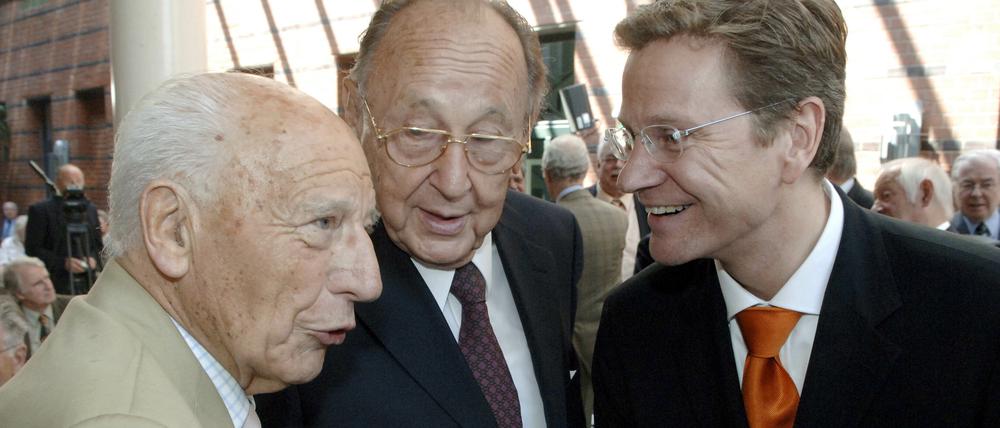 Walter Scheel und Hans-Dietrich Genscher stehen für die traditionelle FDP – Guido Westerwelle vertritt die Partei heute.