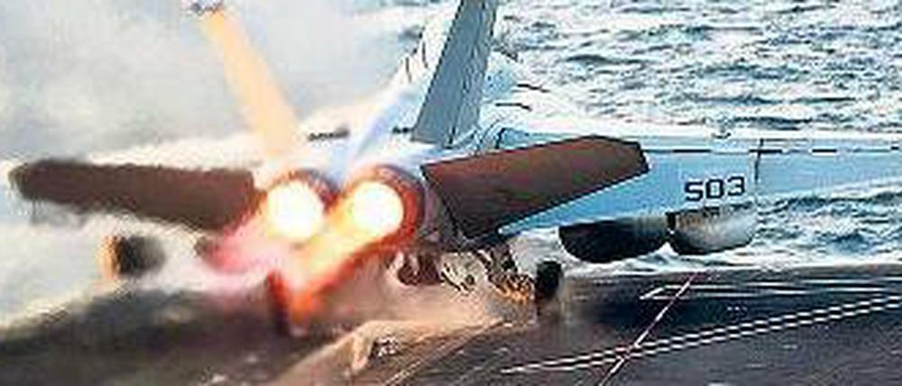 Die Vereinigten Staaten attackieren weiter Stellungen der Dschihadistenmiliz IS.