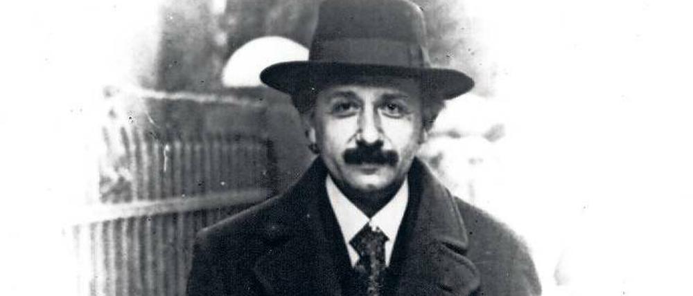 Albert Einstein in Berlin, Bayerisches Viertel, Schöneberg.