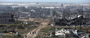 Spuren der Verwüstung nach dem Rückzug der israelischen Truppen aus Chan Junis im Gazastreifen.