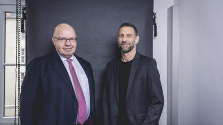 Ehemaliger Bundeswirtschaftsminister Peter Altmaier (CDU) und Aktivist Tadzio Müller
