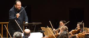 Dirigent Andris Nelsons kommt mit seinem Boston Symphony Orchestra nach Berlin. 