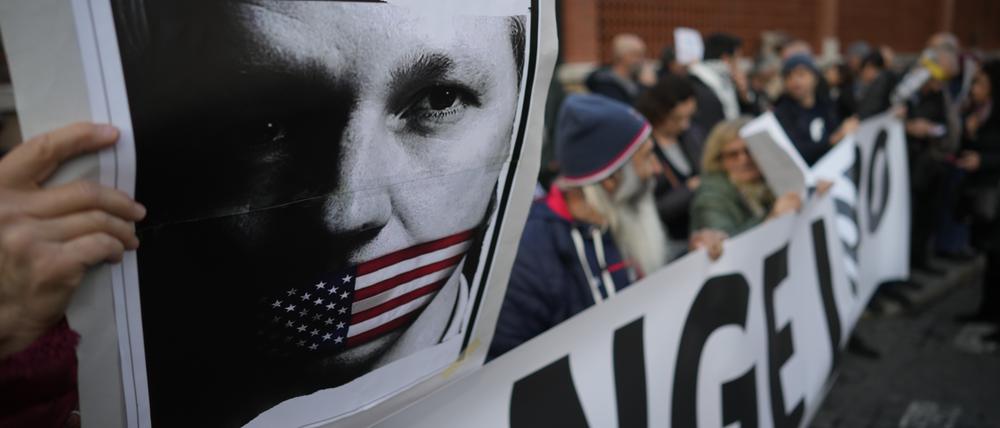 An vielen Orten demonstrierten zuletzt Menschen für Julian Assange.  