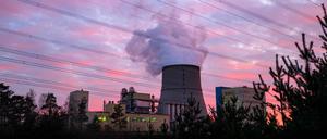 Das Kernkraftwerk Emsland. Nach der Abschaltung des Atomkraftwerks Emsland im niedersächsischen Lingen am 15. April rechnet Betreiber RWE mit einer 14 Jahre dauernden ersten Rückbauphase einschließlich Nachbetrieb.