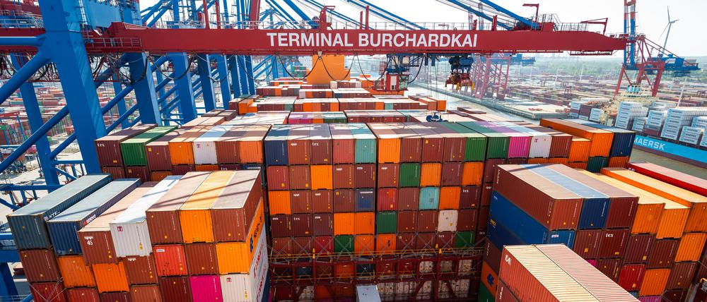 Container auf dem Burchardkai im Hamburger Hafen.