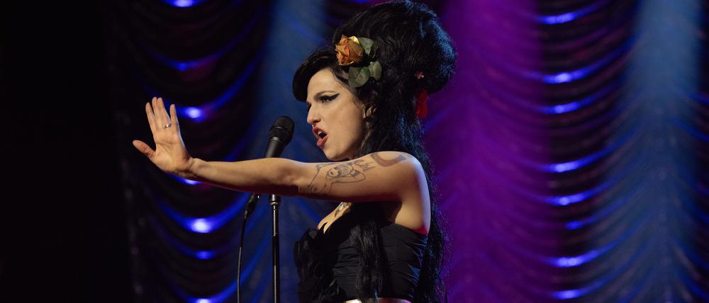 
Amy Winehouse wird im Biopic „Back to Black“ von Marisa Abela dargestellt.