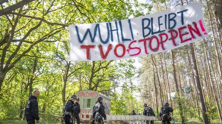Mit einem Protestcamp im Wald machten Kritiker der TVO auf die mit dem Straßenbau verbundene Waldzerstörung aufmerksam.