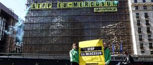 Umweltaktivisten demonstrieren in Brüssel.