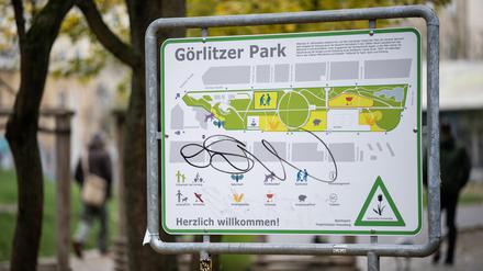 Blick auf ein Schild am Görlitzer Park. (Symbolbild)