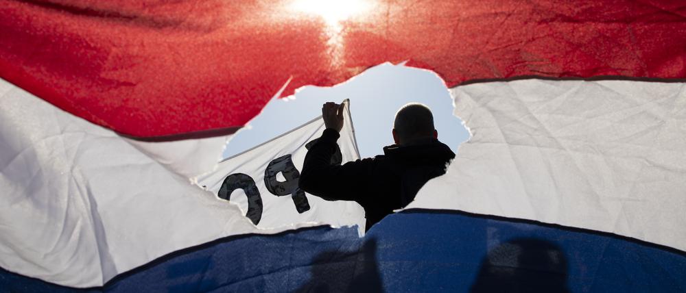 Niederländische Trikolore: „Das niederländische Selbstbild war lange auf die Lehren aus dem Zweiten Weltkrieg gebaut.“