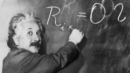 Albert Einstein benötigte weder Supercomputer noch Teilchenbeschleuniger, um das Verständnis von Raum und Zeit zu revolutionieren.