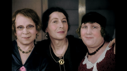 Toni Ebel, Charlotte Charlaque und Dora Richter (v. l.) in „Eldorado“.