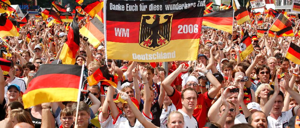 FIFA WM 2006: Deutsche Nationalmannschaft auf der Fan-Meile Berlin