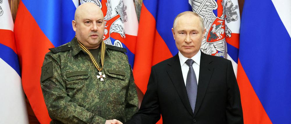 Ziemlich beste Freunde? Sergei Surowikin wurde von Putin degradiert und soll von Prigoschins Aufstand im Vorfeld gewusst haben.