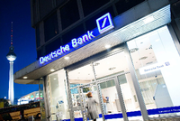 Banken in Berlin: Deutsche Bank kommt mit Filialabbau voran - Wirtschaft - Tagesspiegel