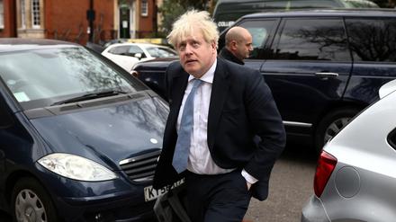Der ehemalige britische Premierminister Boris Johnson kommt am 3. März 2023 in einer Residenz in London, Großbritannien, an. 