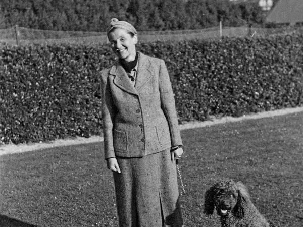 Grete Ring um 1942 im britischen Exil.
