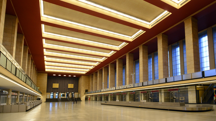 Die Haupthalle im Flughafen Tempelhof.