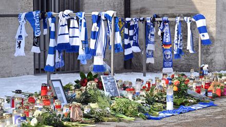 Hertha-Fans trauern um den verstorbenen Vereinspräsidenten Kay Bernstein.