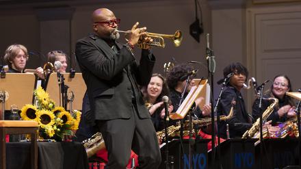 Das National Youth Orchestra Jazz mit seinem Bandleader, dem Weltklasse-Trompeter  Sean Jones.