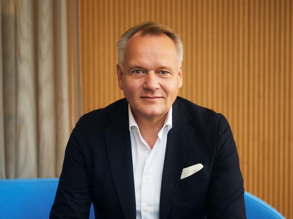 Michael Peterseim steht an der Spitze der KaDeWe Group, zu der auch Alsterhaus in Hamburg und Oberpollinger in München gehören.