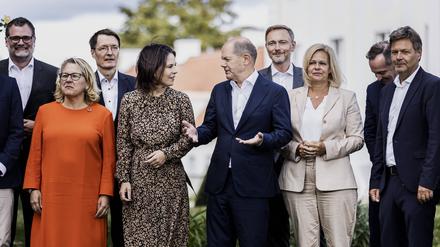 Das Kabinett Scholz bei der Klausurtagung im Sommer 2022: Noch paritätisch besetzt