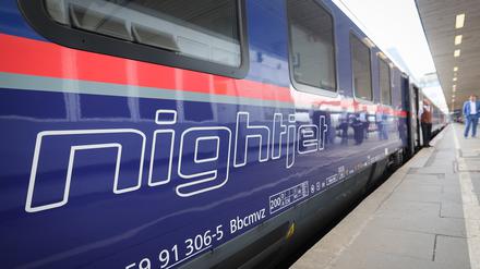 Ein Nightjet der Österreichischen Bundesbahn mit dem „Liegewagen comfort“.