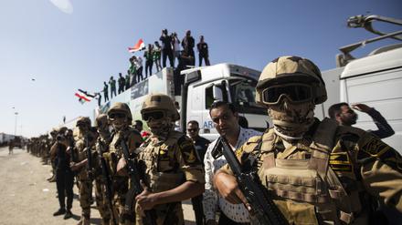 Soldaten der ägyptischen Armee stehen am 20.10.2023 am Grenzübergang Rafah zwischen Ägypten und dem Gaza-Streifen.