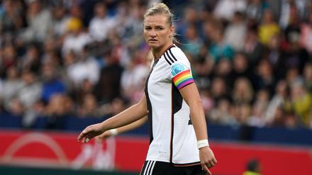 Neben der Zukunft von Bundestrainerin Martina Voss-Tecklenburg ist auch die von Nationalspielerin Alexandra Popp ungewiss.