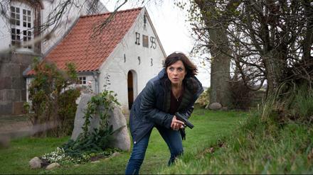 Ina Behrendsen (Julia Brendler) ermittelt undercover im Kirchenchor auf Sylt.