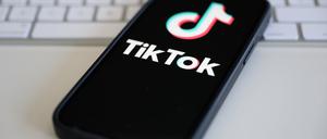 Die Europäische Kommission hat erneut ein Verfahren gegen die Online-Plattform TikTok eröffnet.
