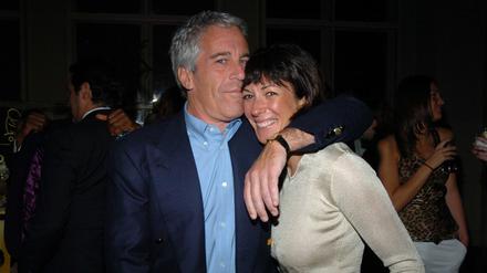 Jeffrey Epstein und Ghislaine Maxwell im Jahr 2005.