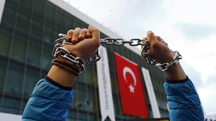Der Chefredakteur des türkischen Oppositionskanals wurde verhaftet.