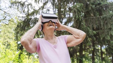 Kopf hoch. Neue Technik kann Senioren Spaß und mehr Sicherheit bringen.