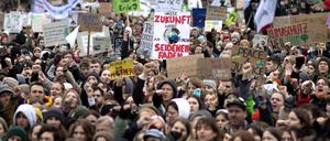 Viele Jugendliche beteiligen sich an den Demos der „Fridays for Future“-Bewegung wie hier im März 2023 in Berlin.
