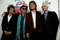 http://www.tagesspiegel.de/images/the-rolling-stones-pose-as-they-arrive-for-the-opening-of-the-new-exhibit-exhibitionism-the-rolling-stones-in-new-york/19775176/2-format6001.jpg?inIsFirst=true