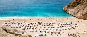 Sicher Sonnenbaden: In der türkischen Ferienregion Antalya sind starke Erdbeben Experten zufolge unwahrscheinlich.
